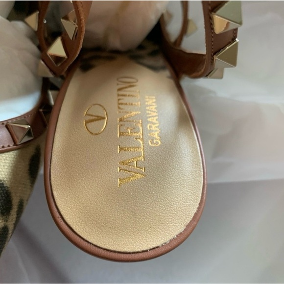 Valentino Garavani Rockstud Leopard Print Pumps - Picture 4 of 8